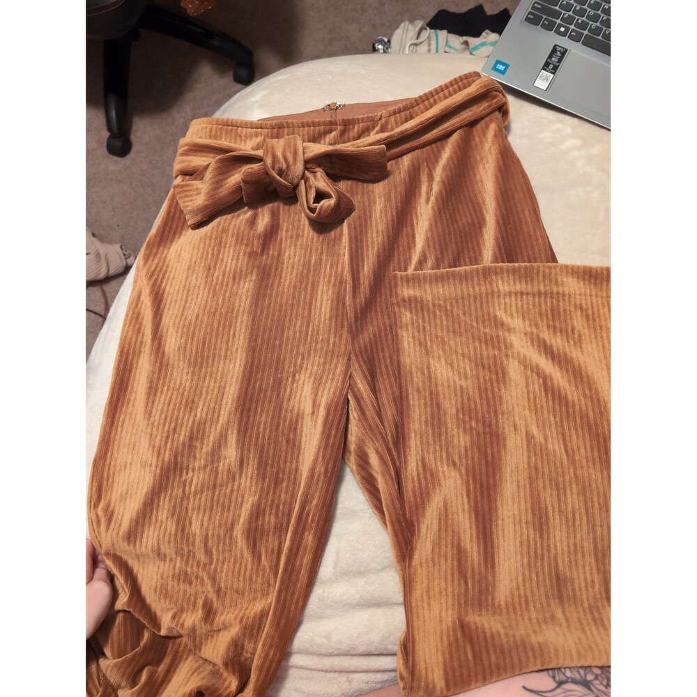 Moon River ribbed orange velvet wide legged pants size medium